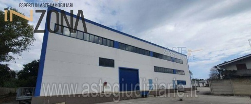 Foto Magazzino in Via Galileo Galilei, Giulianova Centro di 3312 m²