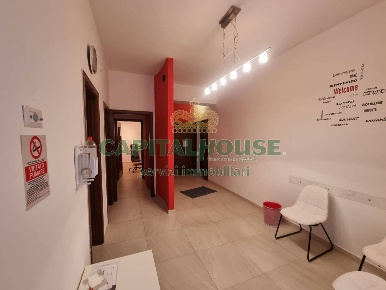 Foto Locale commerciale a Montoro Banzano di 90 m² con 4 locali in affitto