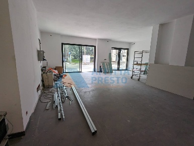 Foto Negozio in Via San Mauro, Cesena San Mauro - San Rocco di 109 m²