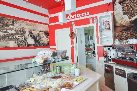Foto Attività commerciale in Via Mazzini, Comunanza Centro di 50 m²