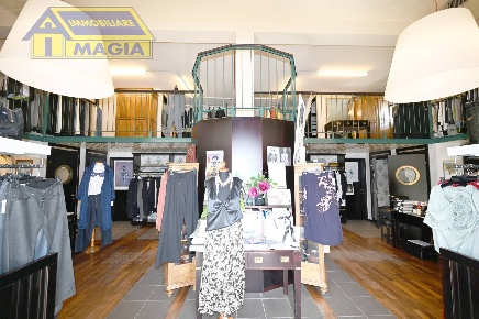 Foto Locale commerciale a San Benedetto del Tronto di 150 m² in vendita