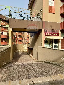 Foto Magazzino in Via Samuele Ardillo, Valenzano di 10 m² in vendita