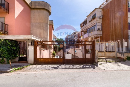 Foto Locale commerciale in Via Conceria, Palermo Cruillas di 541 m²