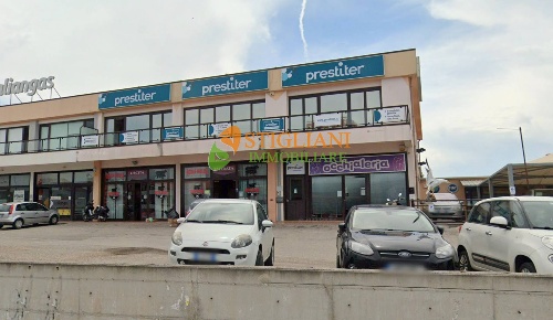 Foto Locale commerciale in Via Corsica, Termoli Centro di 1033 m²