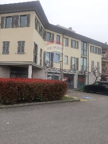 Foto Ufficio in Viale delle Rimembranze, Lainate Centro di 95 m² in affitto