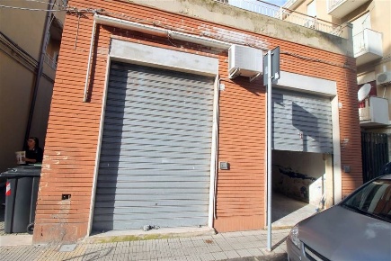 Foto Locale commerciale in Via Ignazio Marabitti, Siracusa Tica - Zecchino