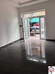 Foto Negozio in piazza rosselli, Qualiano di 35 m² con 1 locali in affitto