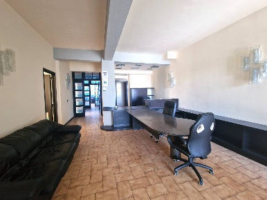Foto Ufficio in viale Adua, Pistoia Pistoia Ovest di 180 m² con 5 locali