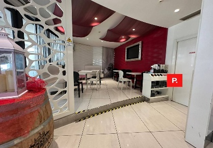 Foto Attività commerciale in San Prisco, Santa Maria Capua Vetere di 200 m²