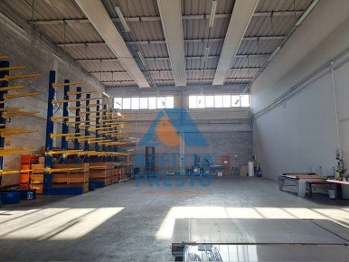 Foto Attività commerciale a Capraia e Limite di 420 m² con 1 locali