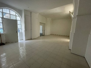 Foto Magazzino in CORSO TRIESTE, Caserta Corso Trieste di 120 m² in affitto