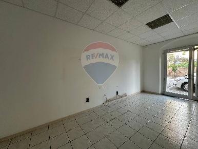 Foto Laboratorio in Largo Giovanni Bovio, Ancona Valle Miano di 35 m²
