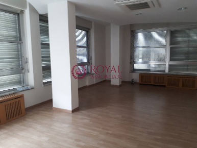 Foto Ufficio in Scali Aurelio Saffi, Livorno di 215 m² con 8 locali