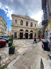 Foto Attività commerciale in Via Teatro Santa Cecilia, Palermo di 100 m²