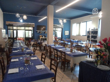 Foto Attività commerciale in Via San Martino, Grottammare Centro di 300 m²
