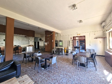 Foto Locale commerciale in Via Vecchia Fiorentina II Tronco, Quarrata