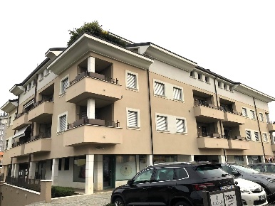 Foto Ufficio in Via Caimi, Giussano Centro di 54 m² con 2 locali in vendita