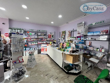Foto Locale commerciale in Via Sergio Angelucci, Cerveteri Cerenova