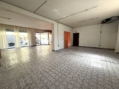 Foto Locale commerciale in VIA BENEDETTO CROCE, Fabriano Centro di 95 m²