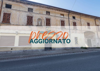 Foto Locale commerciale in Via Mantova, Asola di 150 m² con 3 locali