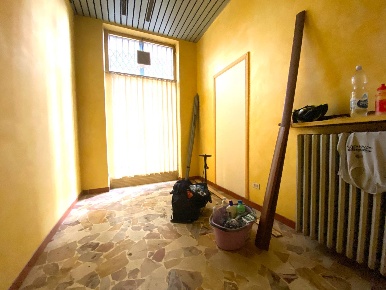 Foto Locale commerciale in Viale Divisione Cuneense, Dogliani di 25 m²