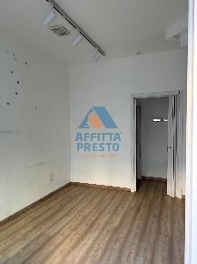 Foto Attività commerciale a Lamporecchio di 25 m² con 1 locali in affitto