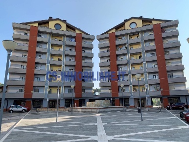 Foto Locale commerciale in Via Delle Medaglie Olimpiche, Potenza Centro
