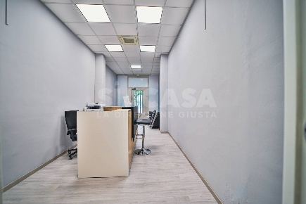 Foto Negozio in Vimercate, Vimercate Centro di 36 m² con 1 locali