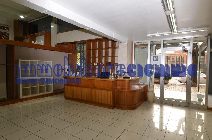 Foto Locale commerciale in PIAZZA V. VENETO, Calolziocorte Centro di 246 m²