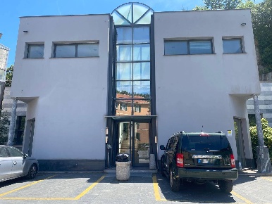 Foto Ufficio in VIA NAZIONALE PIEMONTE, Savona di 120 m² con 2 locali
