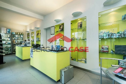Foto Ufficio in Via Locatelli, Villa di Serio di 55 m² con 2 locali