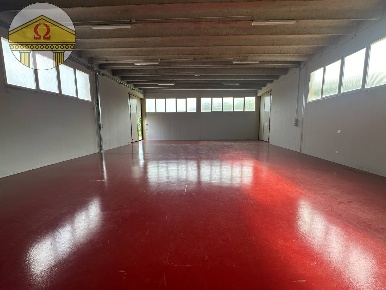 Foto Laboratorio a Treviso di 618 m² con 6 locali in vendita