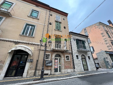 Foto Locale commerciale in Via Pietrunto, Campobasso Centro di 50 m²