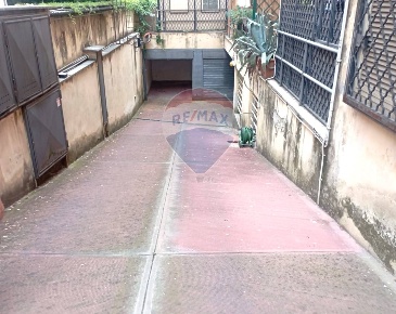 Foto Box in Via Feliciano Scarpellini, Roma Euclide di 26 m² con 1 locali