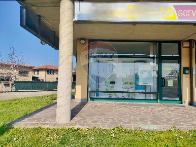 Foto Ufficio a Trezzano Rosa di 54 m² con 1 locali in affitto