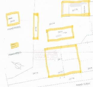 Foto Magazzino in via dei falegnami, Camaiore Capezzano Pianore di 3000 m²