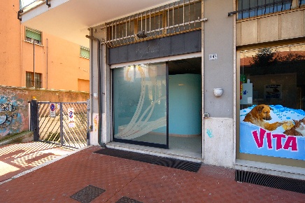 Foto Locale commerciale in Via Leopardi, San Benedetto del Tronto Centro