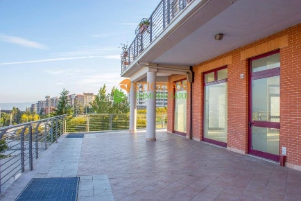 Foto Locale commerciale in Via Scardocchia, Campobasso Vazzieri di 120 m²