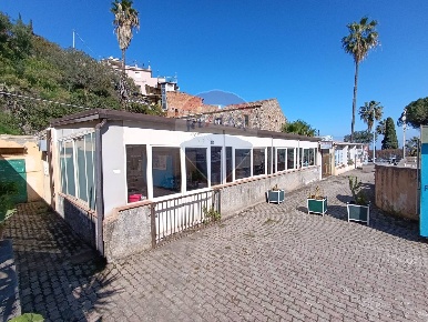 Foto Negozio in nazionale, Taormina Spisone di 156 m² con 3 locali