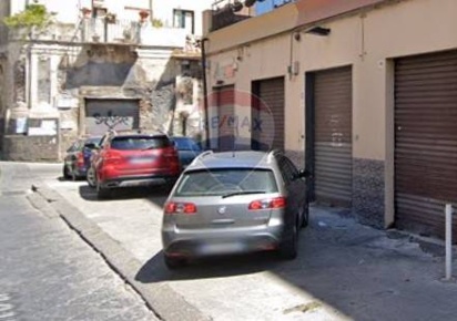 Foto Locale commerciale in Via Galatea, Acireale Centro Storico di 58 m²