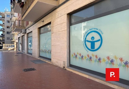 Foto Locale commerciale in via Carlo Santagata, Caserta di 180 m²