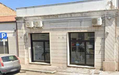 Foto Locale commerciale in Via Turati, Giulianova Centro di 50 m²
