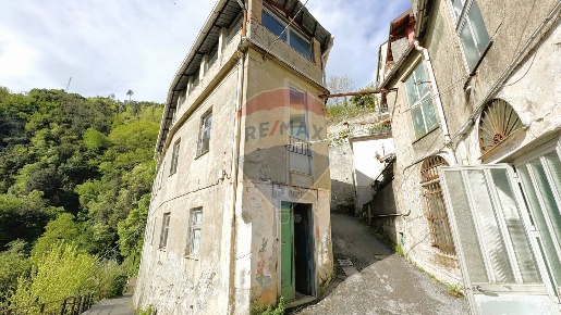 Foto Laboratorio in Via Luca Assarino, Genova Acquasanta - San Carlo