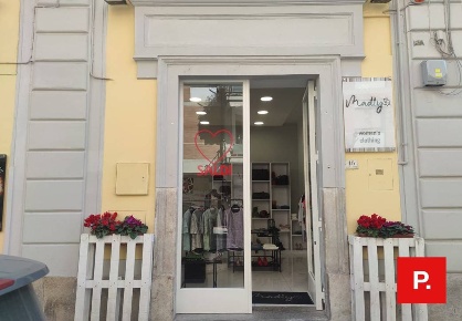 Foto Locale commerciale in via turati, Caserta Corso Trieste di 28 m²