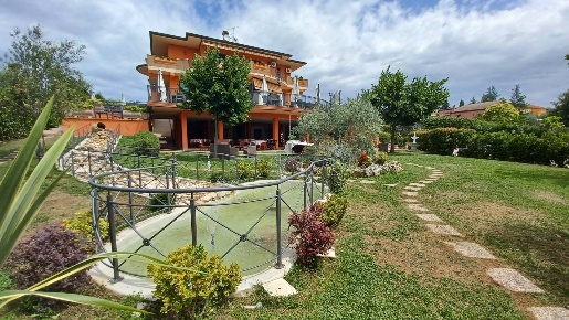 Foto Locale commerciale in via meringo alto, Ripi Centro di 450 m²