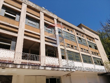 Foto Locale commerciale a Napoli San Carlo All'Arena di 1770 m² in vendita