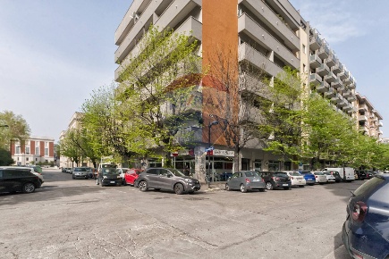 Foto Attività commerciale a Pescara Via Venezia - Lungofiume Paolucci