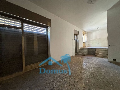 Foto Locale commerciale in Via Buniva, Pinerolo Centro di 120 m² in vendita