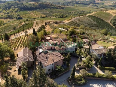 Foto Agriturismo a Certaldo di 1000 m² con 33 locali in vendita