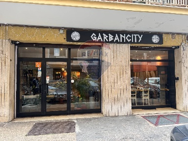 Foto Attività commerciale a Roma Garbatella di 250 m² con 3 locali